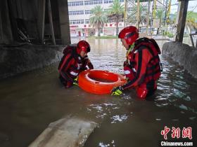 台风“格美”登陆 福建森林消防分赴多地处置灾情-图2